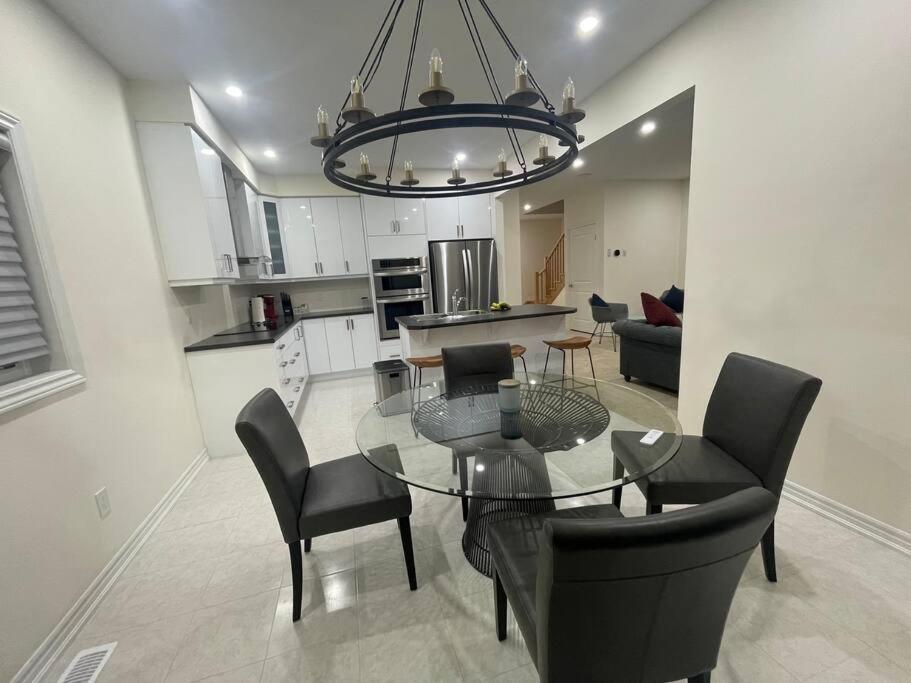 Treasure In Brant - 4 Bedroom Detached House パリス エクステリア 写真